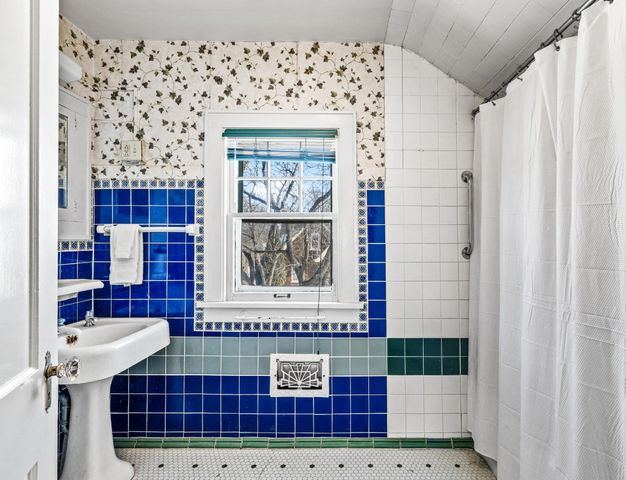 346 Mckinley Avenue, Eau Claire, WI 54701