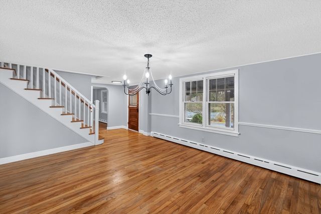 4 Leonard Rd, Stafford, CT 06076