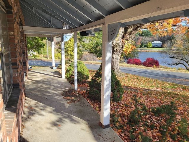 4 Leonard Rd, Stafford, CT 06076