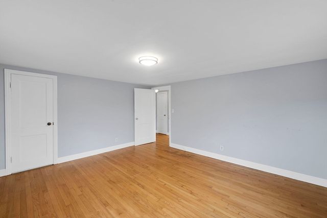 4 Leonard Rd, Stafford, CT 06076