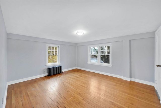 4 Leonard Rd, Stafford, CT 06076