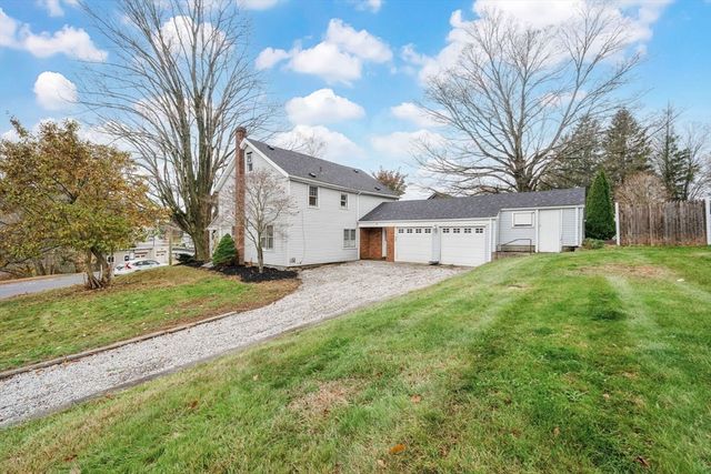 4 Leonard Rd, Stafford, CT 06076