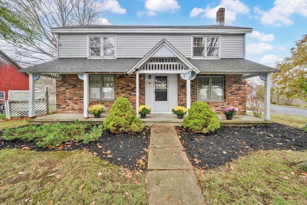 4 Leonard Rd, Stafford, CT 06076