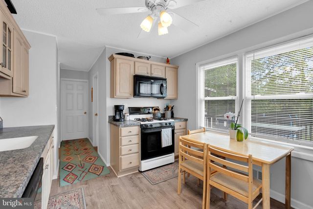 41 CHARLES BOSSERT DR, Bordentown, NJ 08505