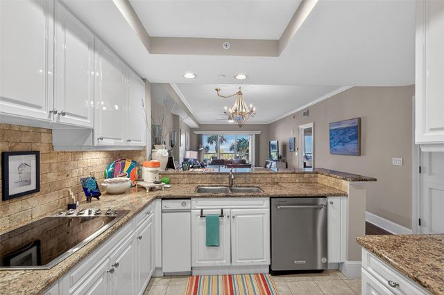 15 AVENUE DE LA MER 2204, Palm Coast, FL 32137