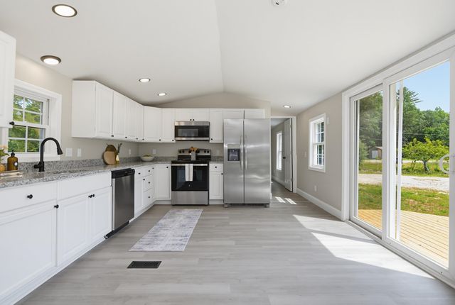 13 Keyes Farm Road, Deering, NH 03244