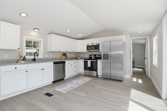 13 Keyes Farm Road, Deering, NH 03244
