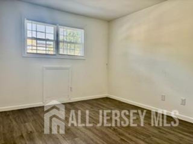392 College Drive, Edison, NJ 08817