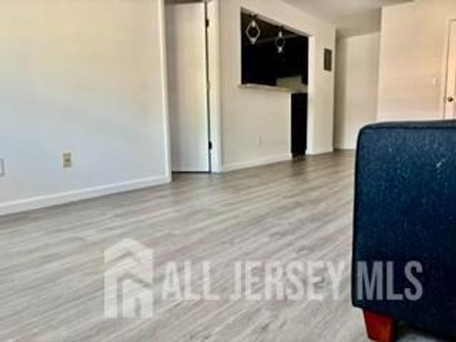 392 College Drive, Edison, NJ 08817