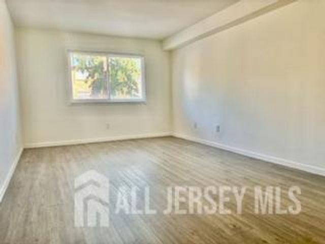 392 College Drive, Edison, NJ 08817