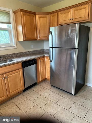 102 MYRTLE AVE, Reading, PA 19606