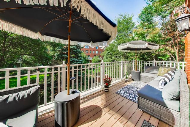 1850 Admiral Court, Glenview, IL 60026