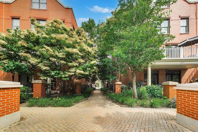 1850 Admiral Court, Glenview, IL 60026