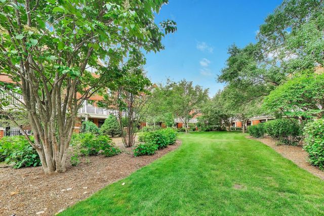 1850 Admiral Court, Glenview, IL 60026