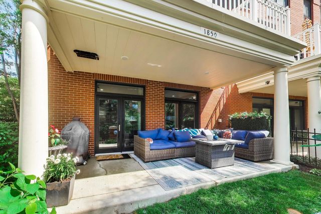 1850 Admiral Court, Glenview, IL 60026