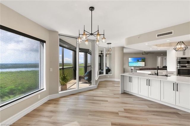 1060 Borghese LN 902, Naples, FL 34114
