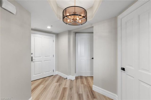 1060 Borghese LN 902, Naples, FL 34114