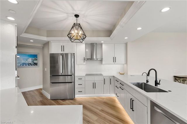 1060 Borghese LN 902, Naples, FL 34114