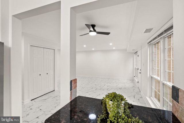 1949 KENNEDY DR, Mclean, VA 22102