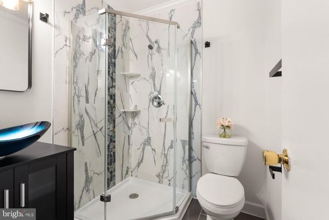 1949 KENNEDY DR, Mclean, VA 22102