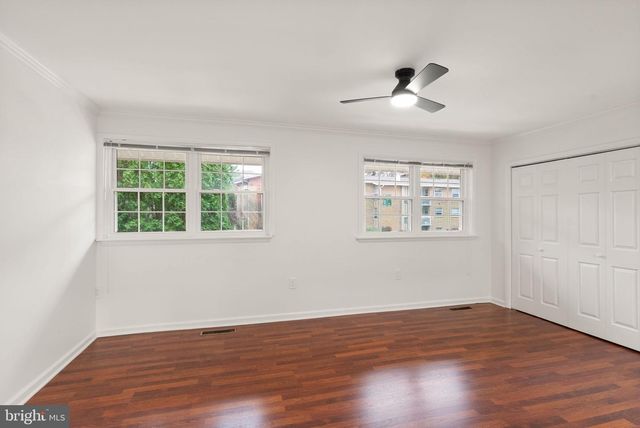 1949 KENNEDY DR, Mclean, VA 22102