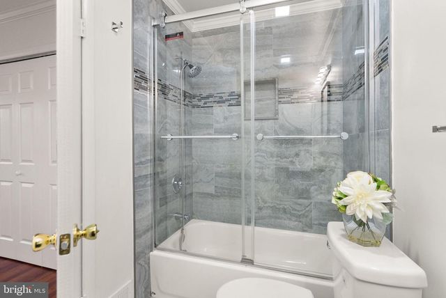 1949 KENNEDY DR, Mclean, VA 22102