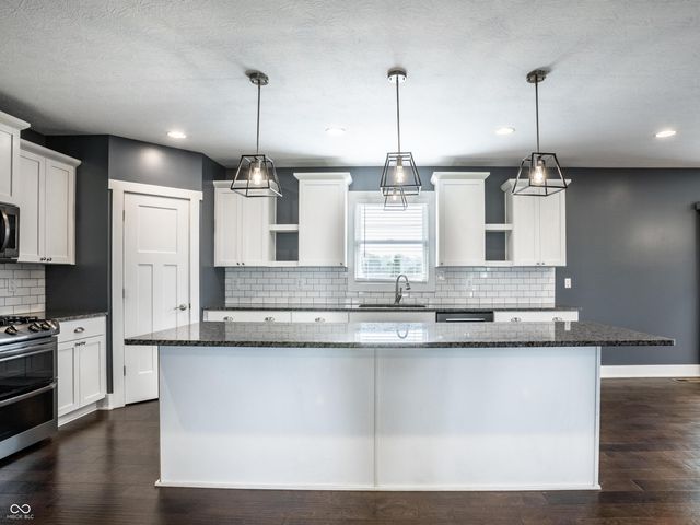 2851 N Franklin Street, Greenfield, IN 46140