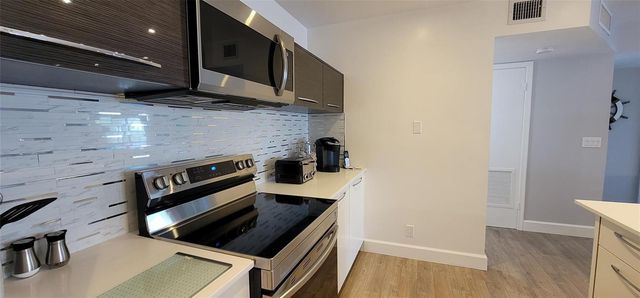 4751 NW 21 Street 112, Lauderhill, FL 33313