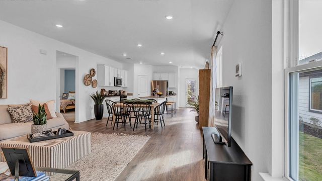112 Juan Cordona DR, Buda, TX 78610