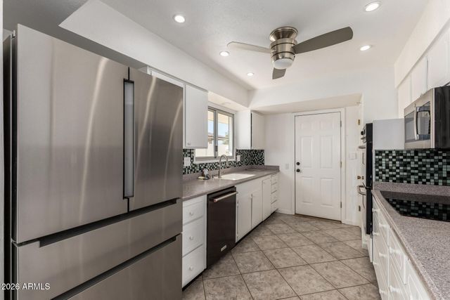 9611 W TERRACE Lane, Sun City, AZ 85373