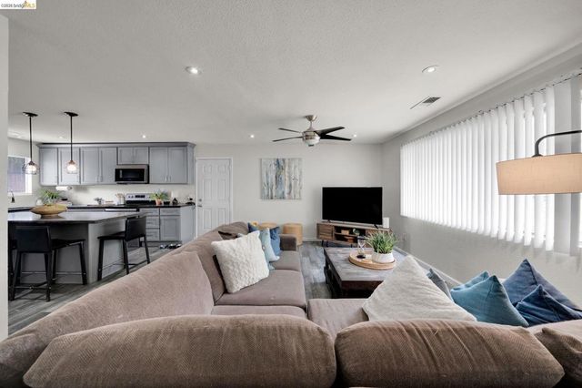 1240 Duffy Way, Brentwood, CA 94513
