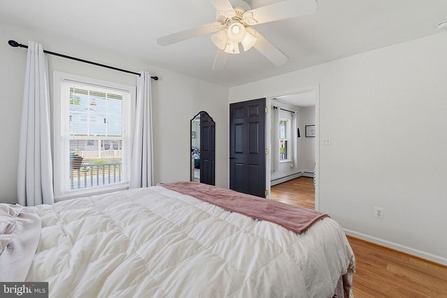 15 S CLINTON AVE, Maple Shade, NJ 08052