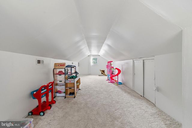 15 S CLINTON AVE, Maple Shade, NJ 08052