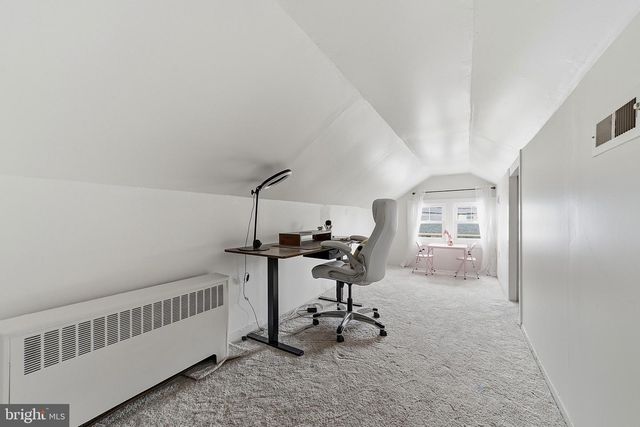 15 S CLINTON AVE, Maple Shade, NJ 08052