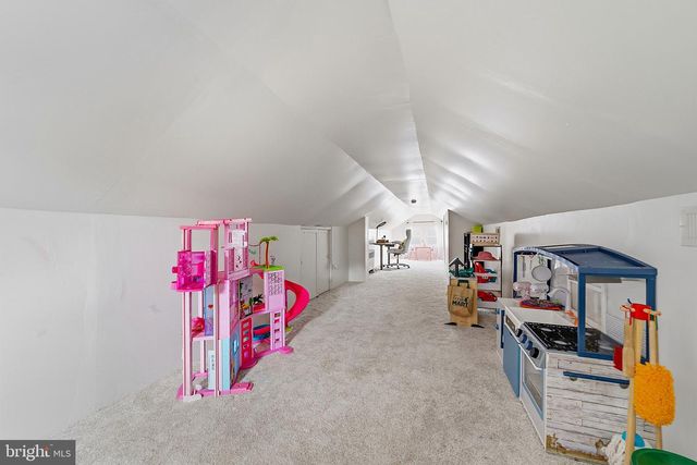 15 S CLINTON AVE, Maple Shade, NJ 08052