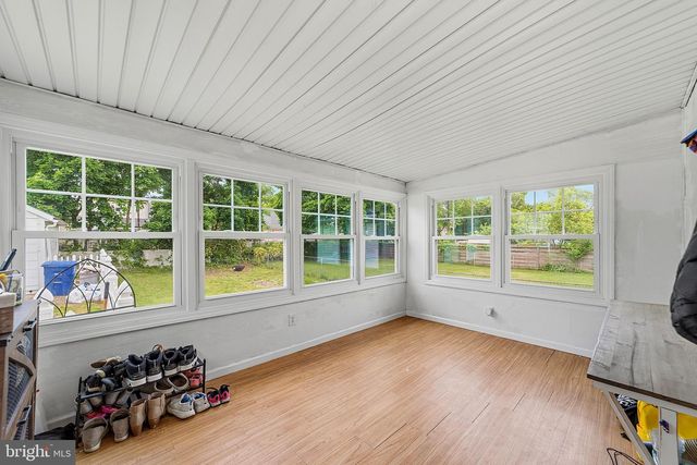 15 S CLINTON AVE, Maple Shade, NJ 08052