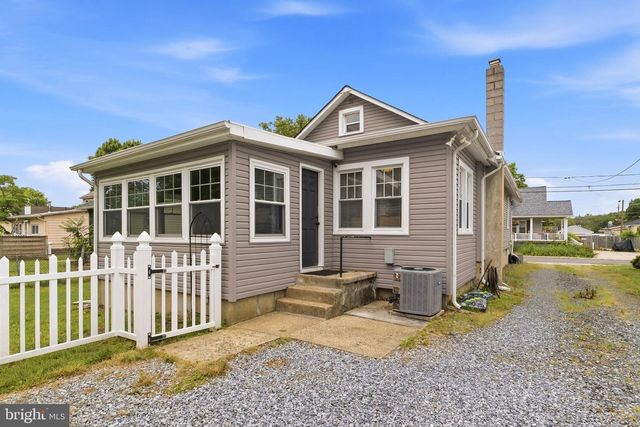 15 S CLINTON AVE, Maple Shade, NJ 08052