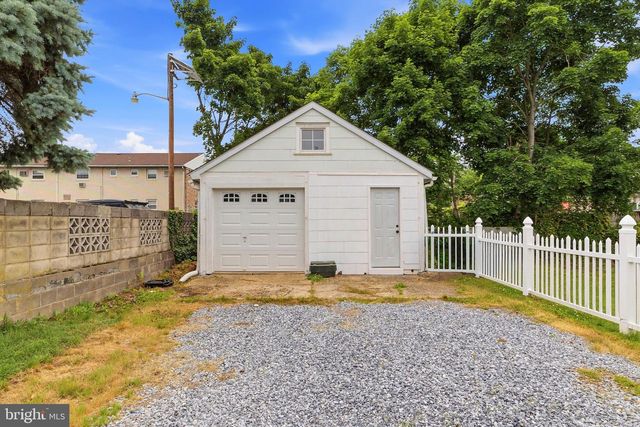 15 S CLINTON AVE, Maple Shade, NJ 08052