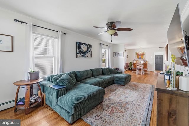15 S CLINTON AVE, Maple Shade, NJ 08052
