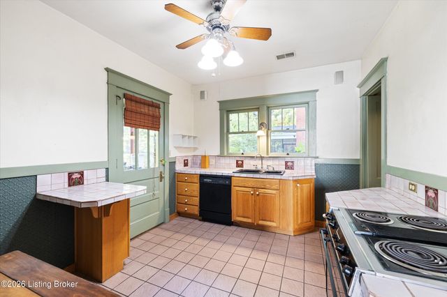 2221 Bonnycastle Ave, Louisville, KY 40205