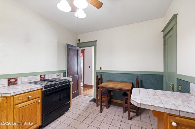 2221 Bonnycastle Ave, Louisville, KY 40205
