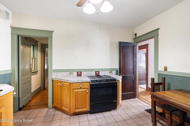 2221 Bonnycastle Ave, Louisville, KY 40205