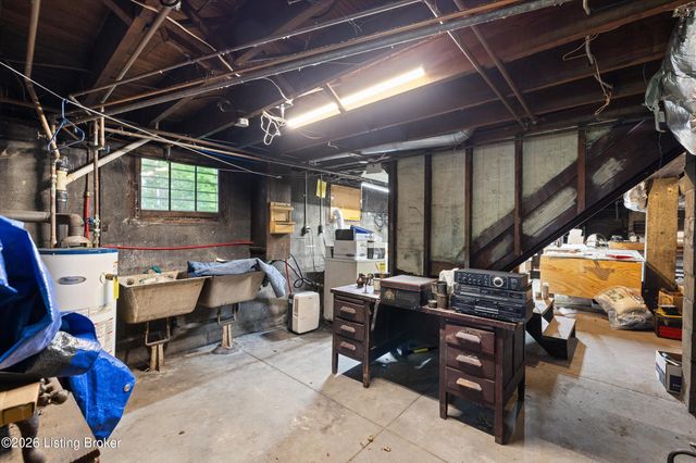 2221 Bonnycastle Ave, Louisville, KY 40205