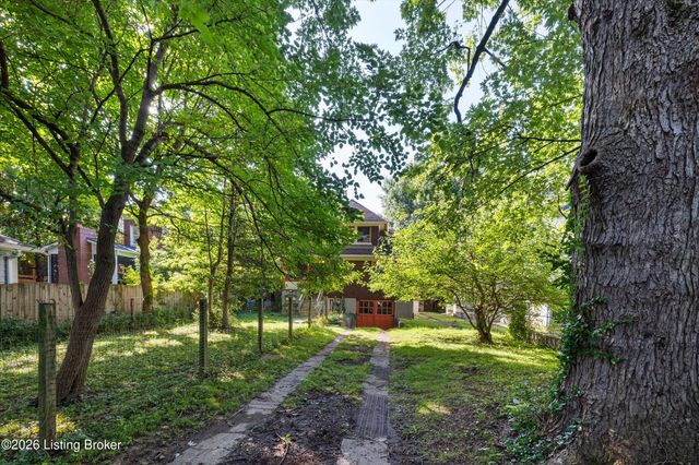 2221 Bonnycastle Ave, Louisville, KY 40205