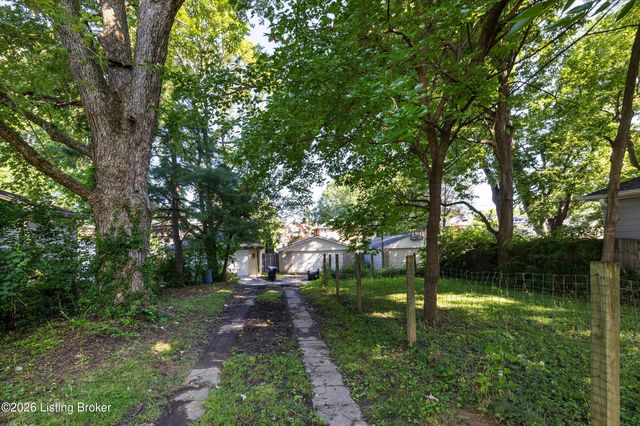 2221 Bonnycastle Ave, Louisville, KY 40205