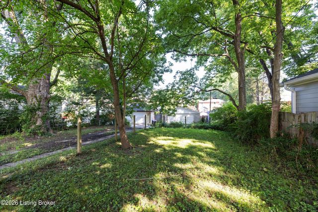 2221 Bonnycastle Ave, Louisville, KY 40205