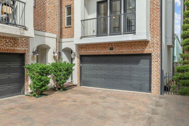 5112 Larkin Street, Houston, TX 77007