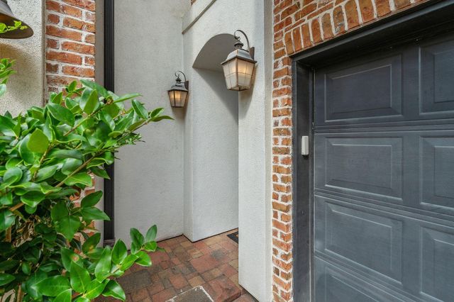 5112 Larkin Street, Houston, TX 77007