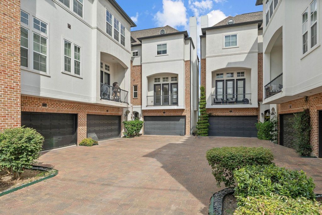 5112 Larkin Street, Houston, TX 77007