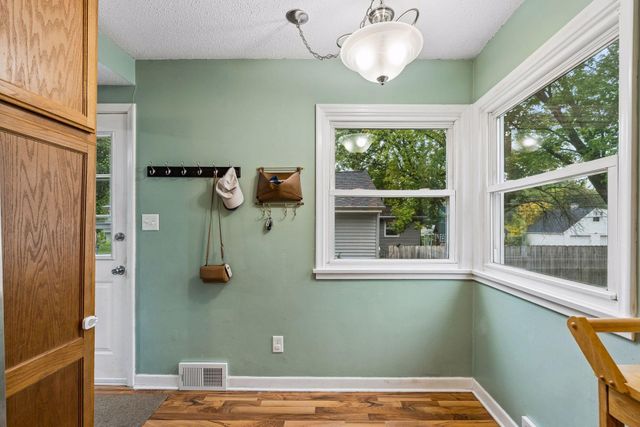 180 Westchester Drive, West Saint Paul, MN 55118